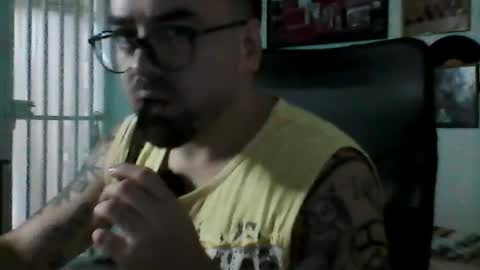 Snapshot of hurtadodirector chatting on 06/14/26, 04:47 hurtadodirector online show from 06/14/26, 04:47