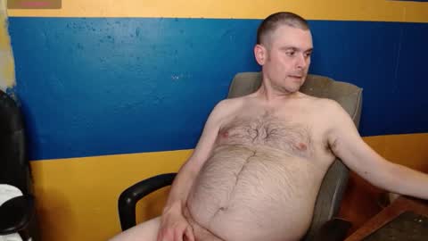 Snapshot of huskyguy chatting on 10/18/25, 04:26 Huskyguy online show from 10/18/25, 04:26