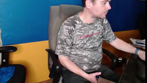 Huskyguy online show from 05/18/26, 03:35