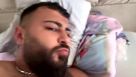 Snapshot of hut6969 chatting on 10/21/25, 10:16 hut6969 online show from 10/21/25, 10:16