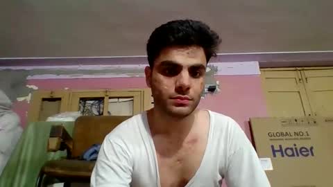 huzaifa654 online show from 11/02/25, 10:34