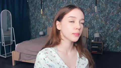Snapshot of hwadwellingham chatting on 06/07/26, 07:12 Lily online show from 06/07/26, 07:12