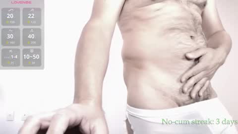 Snapshot of hxmister chatting on 12/18/25, 06:58 Andrew online show from 12/18/25, 06:58