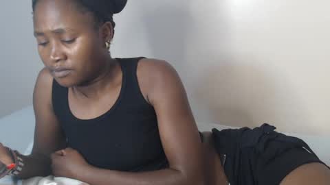 hyacinth_b online show from 07/06/26, 06:43