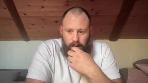 Snapshot of hybride8825 chatting on 10/11/25, 09:52 hybride8825 online show from 10/11/25, 09:52