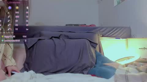 Snapshot of hype_meal_home chatting on 02/15/25, 11:03 Miley. PVT open i have extra prices on nude show online show from 02/15/25, 11:03