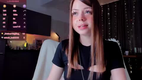 Snapshot of hype_meal_home chatting on 03/01/25, 06:00 Miley. PVT open i have extra prices on nude show online show from 03/01/25, 06:00