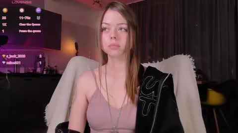 Snapshot of hype_meal_home chatting on 03/10/25, 04:35 Miley. PVT open i have extra prices on nude show online show from 03/10/25, 04:35