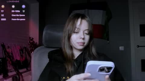 Snapshot of hype_meal_home chatting on 12/15/25, 10:47 Miley. PVT open i have extra prices on nude show online show from 12/15/25, 10:47