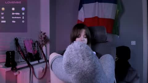 Snapshot of hype_meal_home chatting on 12/19/25, 07:43 Miley. PVT open i have extra prices on nude show online show from 12/19/25, 07:43