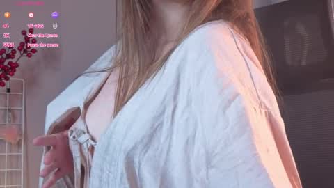 Snapshot of hype_meal_home chatting on 04/18/26, 07:07 Miley. PVT open i have extra prices on nude show online show from 04/18/26, 07:07
