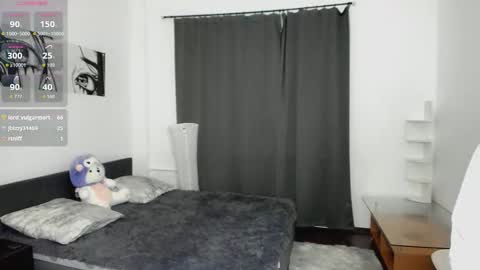 Snapshot of hypno_eyes_babe chatting on 10/29/25, 02:08 Kate online show from 10/29/25, 02:08