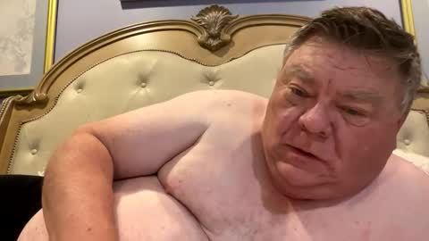 Snapshot of hypnotizing4u chatting on 11/24/25, 01:44 hypnotizing4u online show from 11/24/25, 01:44