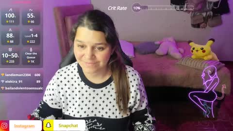 Snapshot of hyun22148625 chatting on 12/22/24, 08:05 Hello Im Julieta Im 25 years old and I love being here. Thank you for visiting my living room. The only rule is that you hap online show from 12/22/24, 08:05
