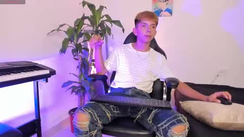 Snapshot of hyunjin_sun chatting on 12/16/25, 12:26 Son Hyunjin online show from 12/16/25, 12:26