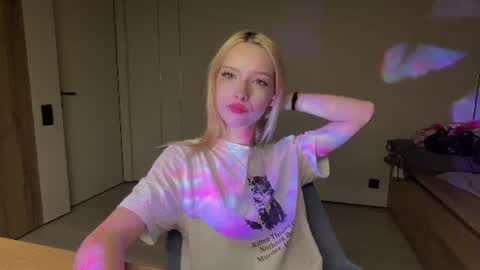 Anny online show from 06/24/26, 06:18