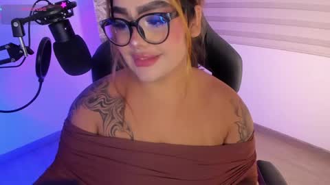 Ari online show from 05/10/26, 01:55