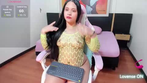 Snapshot of i_am_karoll chatting on 11/29/25, 07:06 karoll online show from 11/29/25, 07:06