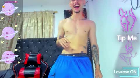 Snapshot of i_am_kelvis_ chatting on 09/19/25, 12:45 kelvis online show from 09/19/25, 12:45