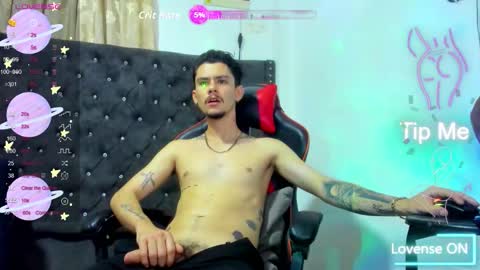 Snapshot of i_am_kelvis_ chatting on 10/13/25, 10:43 kelvis online show from 10/13/25, 10:43