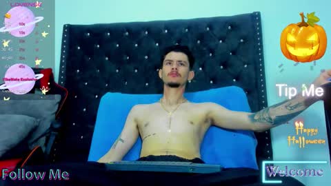 Snapshot of i_am_kelvis_ chatting on 10/30/25, 02:46 kelvis online show from 10/30/25, 02:46