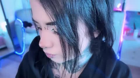 Snapshot of i_died_again chatting on 10/11/25, 08:24 Asya  online show from 10/11/25, 08:24