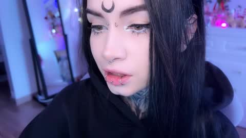 Snapshot of i_died_again chatting on 11/28/25, 09:56 Asya online show from 11/28/25, 09:56