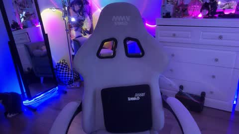 Snapshot of i_died_again chatting on 12/20/25, 09:27 Asya online show from 12/20/25, 09:27