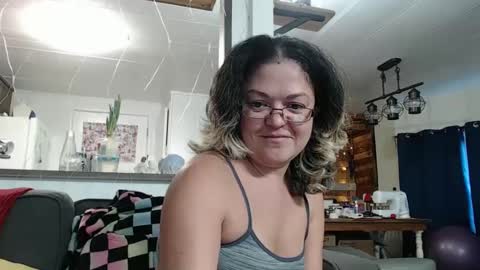 Snapshot of i_fetishize_u chatting on 01/26/25, 06:27 ShortStuff online show from 01/26/25, 06:27