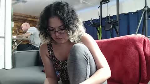 Snapshot of i_fetishize_u chatting on 02/02/25, 06:10 ShortStuff online show from 02/02/25, 06:10