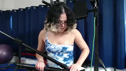 Snapshot of i_fetishize_u chatting on 02/04/25, 03:57 ShortStuff online show from 02/04/25, 03:57