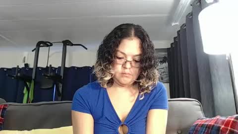 Snapshot of i_fetishize_u chatting on 02/25/25, 05:04 ShortStuff online show from 02/25/25, 05:04