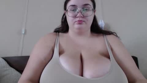 Dominika online show from 10/11/25, 10:03