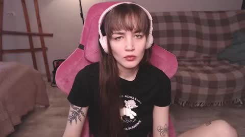 elisabeth online show from 10/15/25, 08:58