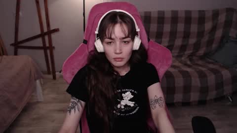 elisabeth online show from 11/24/25, 10:15