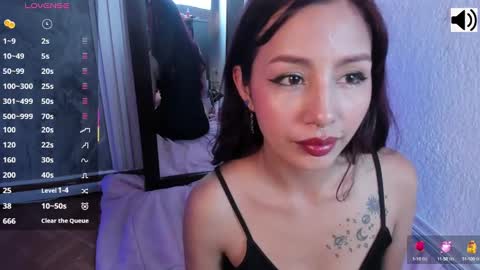 Snapshot of i_love_jenner chatting on 09/19/25, 10:10 i_love_jenner online show from 09/19/25, 10:10