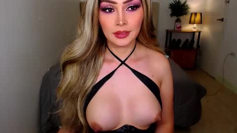 QUEEN SUSSIE BROWN online show from 03/10/26, 02:00