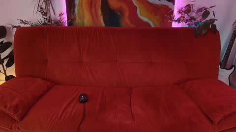 Snapshot of i_origins chatting on 02/02/25, 11:11 Aline online show from 02/02/25, 11:11