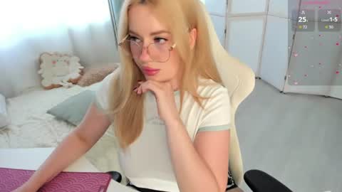 HiI am  EvaPVT is open  online show from 07/21/26, 12:40