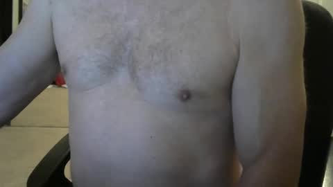 Snapshot of i_was_a_shy_dad chatting on 11/19/25, 01:44 i_was_a_shy_dad online show from 11/19/25, 01:44