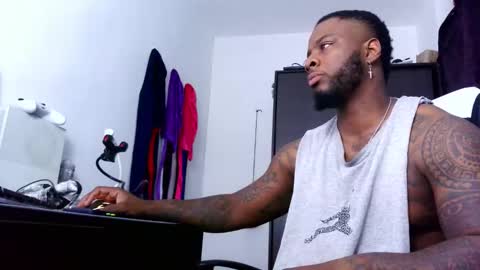 Mr H Independent model online show from 10/31/25, 03:07