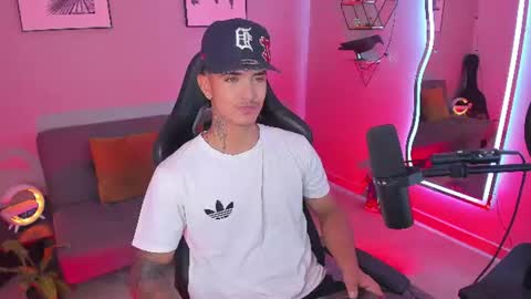 Light online show from 07/23/26, 02:31