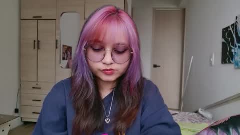 Zoe 3 online show from 06/15/26, 02:30