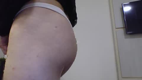 Snapshot of iamakingston chatting on 10/25/25, 01:51 De Paul online show from 10/25/25, 01:51