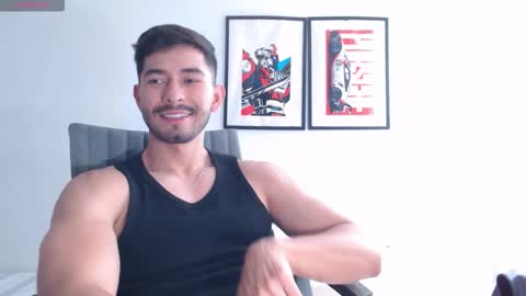  INDEPENDENT MODEL online show from 10/31/25, 03:57