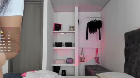    online show from 09/24/25, 06:44