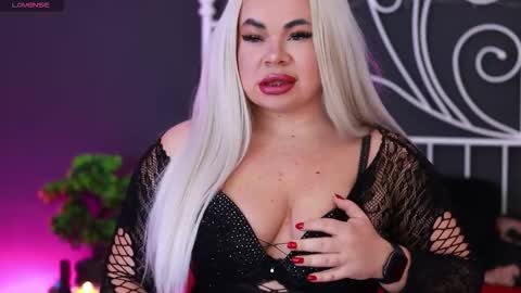 Snapshot of iamlila chatting on 10/03/25, 03:20 Lila online show from 10/03/25, 03:20