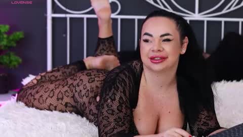 Snapshot of iamlila chatting on 10/10/25, 03:55 Lila online show from 10/10/25, 03:55