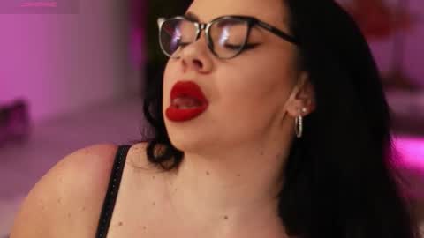 Snapshot of iamlila chatting on 11/09/25, 04:27 Lila online show from 11/09/25, 04:27