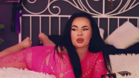 Snapshot of iamlila chatting on 11/26/25, 04:41 Lila online show from 11/26/25, 04:41